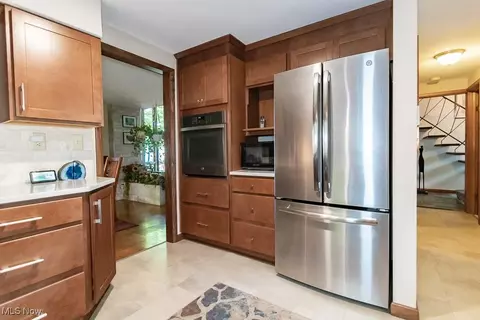Kitchen - 23 Minnewawa Dr, Timberlake, OH 44095 photo 4 of 5