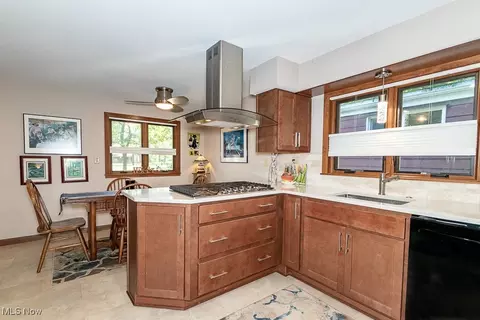Kitchen - 23 Minnewawa Dr, Timberlake, OH 44095 photo 1 of 5