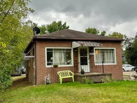 1900 Springfield Lake Blvd, Akron, OH 44312