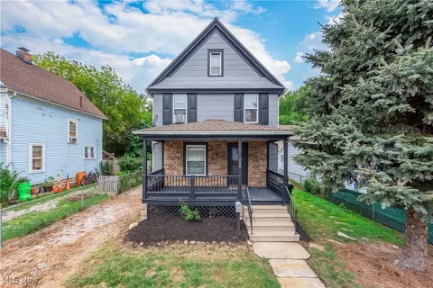 118 Floral Ct, Elyria, OH 44035