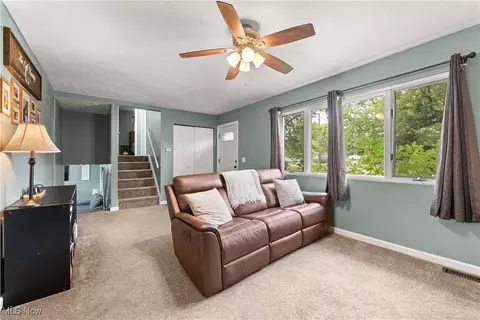 3901 Caferro Ave, Lorain, OH 44055 photo 3