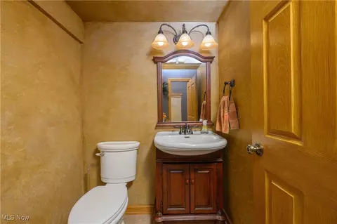 7040 Tidewater St NW, Canton, OH 44708 photo 29
