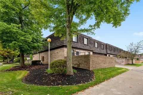 747 Tollis Pkwy #5, Broadview Heights, OH 44147