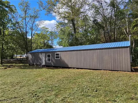 7020 Cairo- Cisco Rd, Petroleum, WV 26161