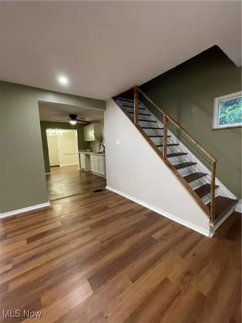 Entry Way - 2470 Rockefeller Rd, Wickliffe, OH 44092 photo 2 of 4