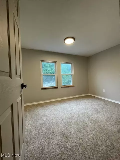 Bedroom - 2470 Rockefeller Rd, Wickliffe, OH 44092 photo 2 of 2