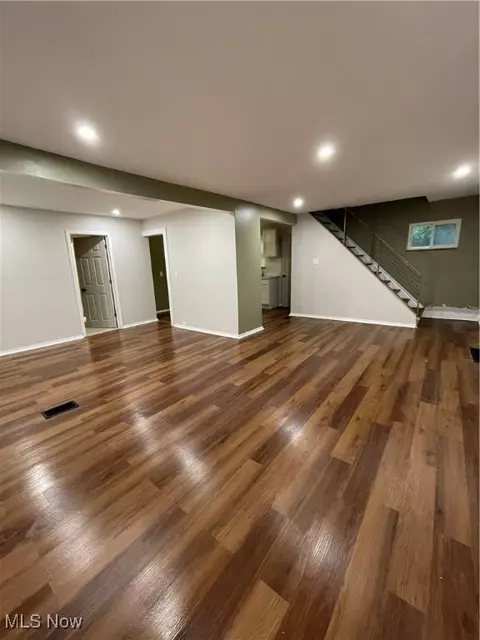 Living - 2470 Rockefeller Rd, Wickliffe, OH 44092 photo 1 of 2
