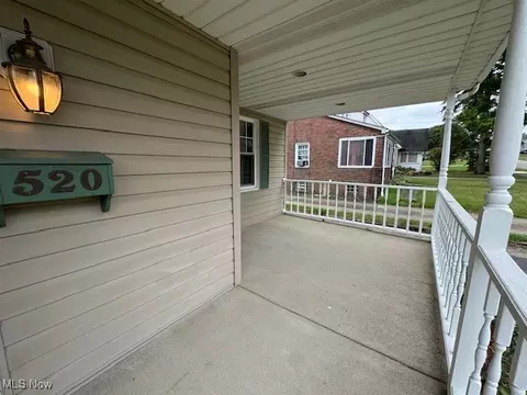 520 8th St, Struthers, OH 44471 photo 6