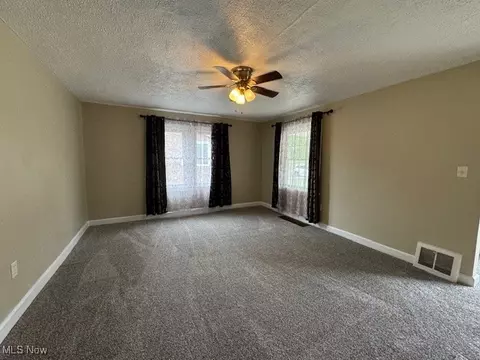 520 8th St, Struthers, OH 44471 photo 7
