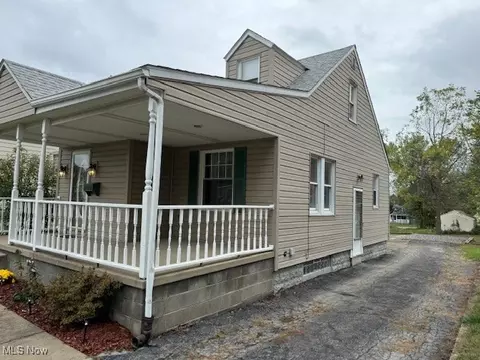 520 8th St, Struthers, OH 44471 photo 2