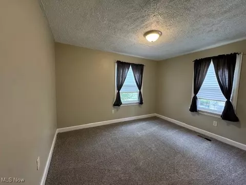 520 8th St, Struthers, OH 44471 photo 10