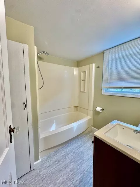 520 8th St, Struthers, OH 44471 photo 14