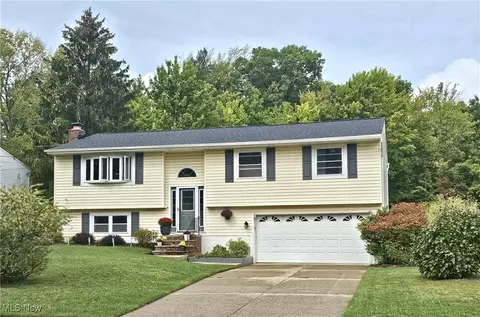 3853 Magnolia Dr, Brunswick, OH 44212