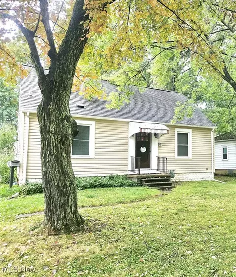 833 Mechanic Ave, Ravenna, OH 44266
