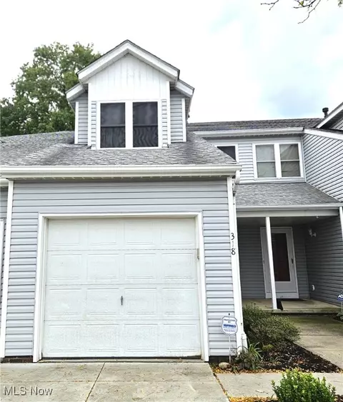 318 Zingales Dr, Bedford, OH 44146