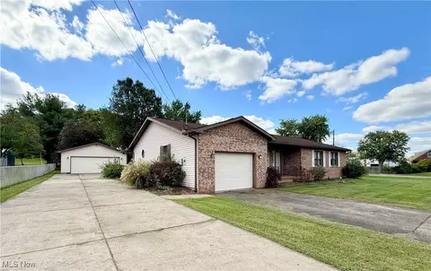 2102 11th Ave, Parkersburg, WV 26101