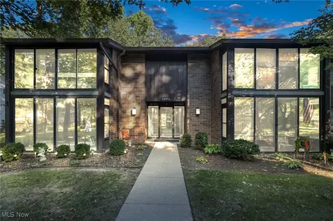 22958 Maple Ridge Rd #202, North Olmsted, OH 44070