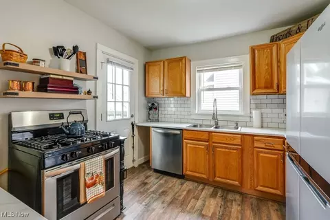 Kitchen - 48 Devonshire Dr, Akron, OH 44312 photo 2 of 6