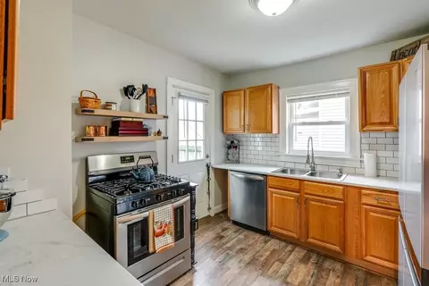 Kitchen - 48 Devonshire Dr, Akron, OH 44312 photo 1 of 6