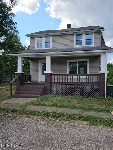416 Gladstone St, Parkersburg, WV 26101