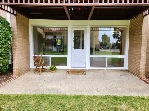 10412 N Church Dr #301, Cleveland, OH 44130