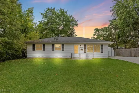 410 Longview Rd, Medina, OH 44256