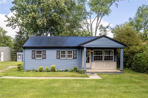 208 Tolbert St, Wadsworth, OH 44281