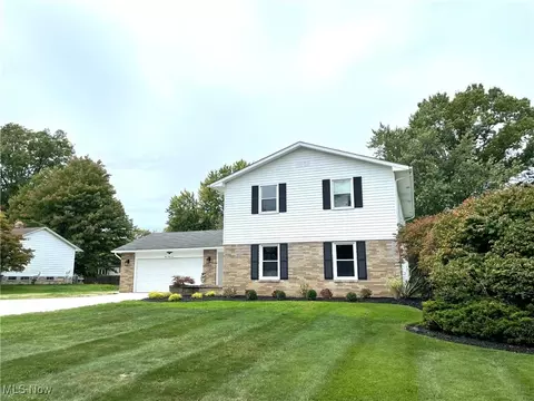 946 Brainard Rd, Highland Heights, OH 44143