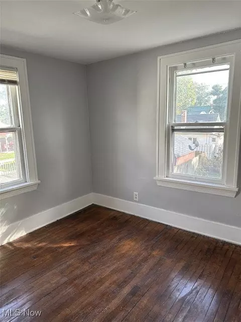 2224 E 31st St, Lorain, OH 44055 photo 4