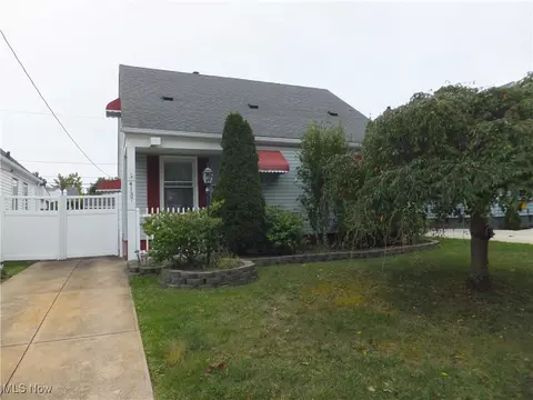 4137 W 58th St, Cleveland, OH 44144