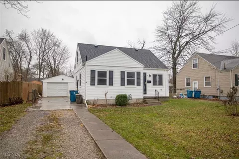 3154 Eastlawn St, Lorain, OH 44052