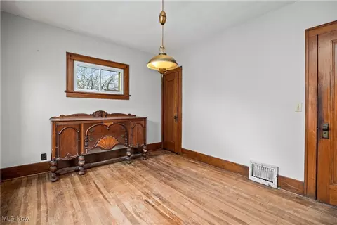 2233 E 33rd St, Lorain, OH 44055 photo 10