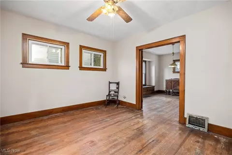 2233 E 33rd St, Lorain, OH 44055 photo 5