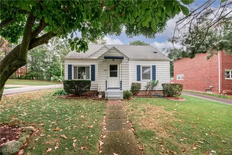 524 Clinton St, Ravenna, OH 44266