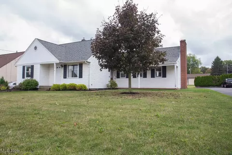 486 W Wilson St, Struthers, OH 44471