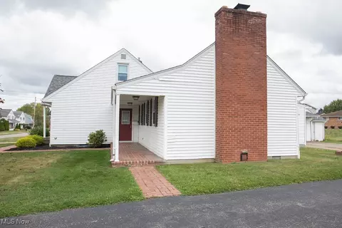 486 W Wilson St, Struthers, OH 44471 photo 3