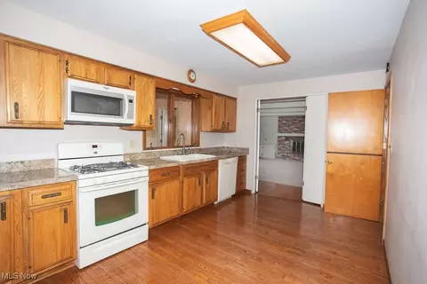 486 W Wilson St, Struthers, OH 44471 photo 10