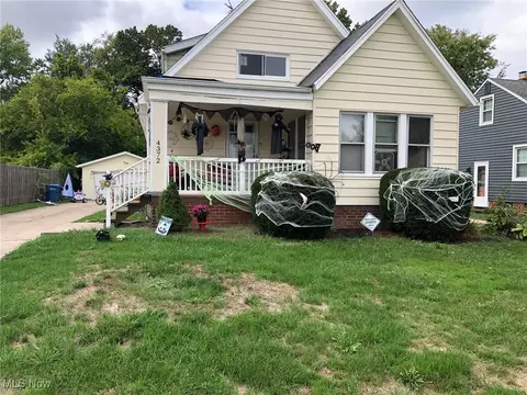 4372 W 223rd St, Fairview Park, OH 44126