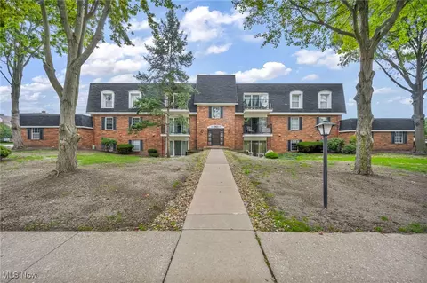 1900 King James #204, Westlake, OH 44145