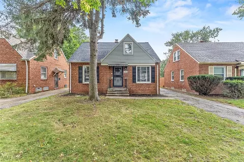 18312 Mapleboro Ave, Maple Heights, OH 44137