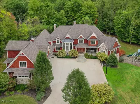 109 Ashleigh Dr, Chagrin Falls, OH 44022