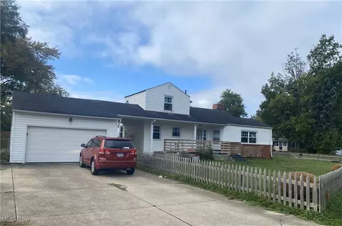 127 Parkwood Ave, Avon Lake, OH 44012
