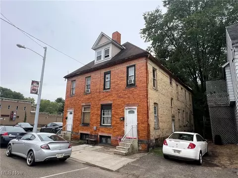 312-314 N Water St, Uhrichsville, OH 44683