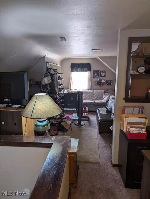 Entry Way - 955 E 223rd St, Euclid, OH 44123 photo 1 of 2