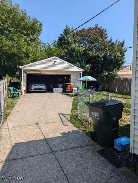Exterior - 955 E 223rd St, Euclid, OH 44123 photo 1 of 1