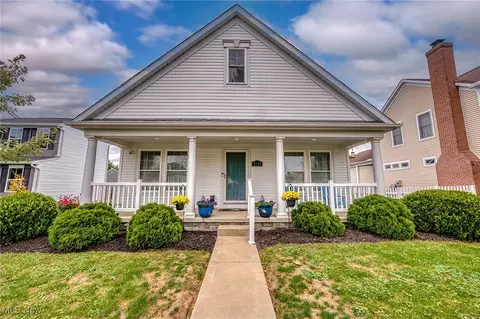 2751 Himelrigh Blvd, Barberton, OH 44203