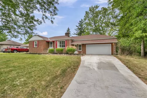 455 Sprague Rd, Seven Hills, OH 44131 photo 3