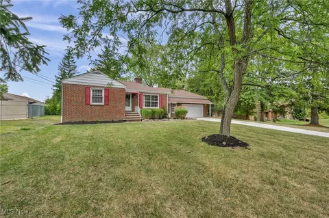 455 Sprague Rd, Seven Hills, OH 44131 photo 4