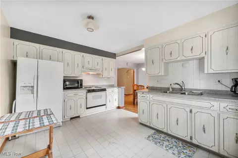 455 Sprague Rd, Seven Hills, OH 44131 photo 14