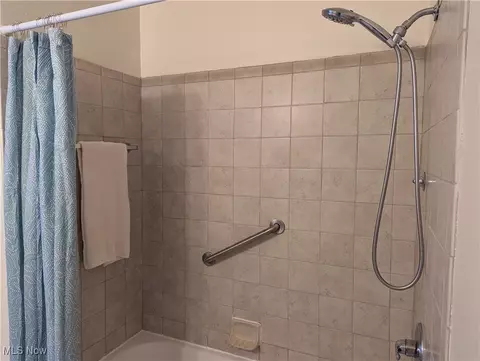 2104 Marlindale Rd, Cleveland Heights, OH 44118 photo 11